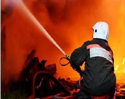 Обязан ли погорелец возмещать ущерб соседям, залитым пожарными?